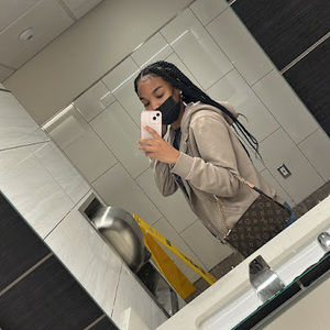 Meet your Posher, Camrie